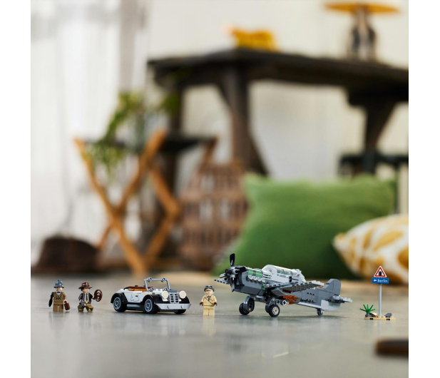 LEGO Indiana Jones 77012 Pościg myśliwcem - 1179199 - zdjęcie 14